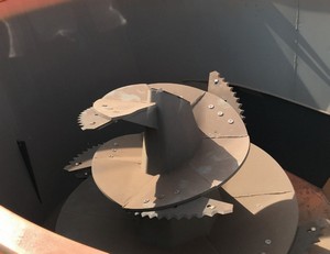 Оборудование для кормораздатчика — шнек в сборе